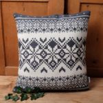 „Norwegisches Muster“ Baumwollkissen mit norwegischem Muster in Trikotstil – Rot