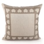 „V-righe“ Gobelinkissen mit Streifen – bunt