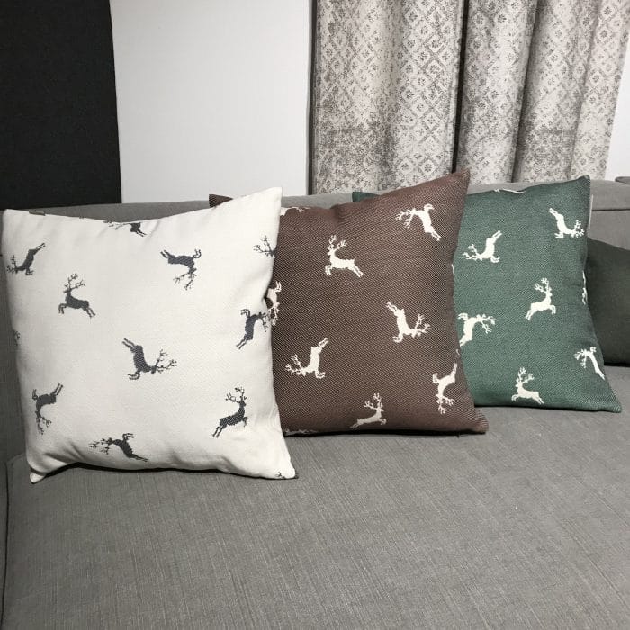 "Hirsche allover" Kissenbezug aus Baumwolle im alpenländischen Alpine