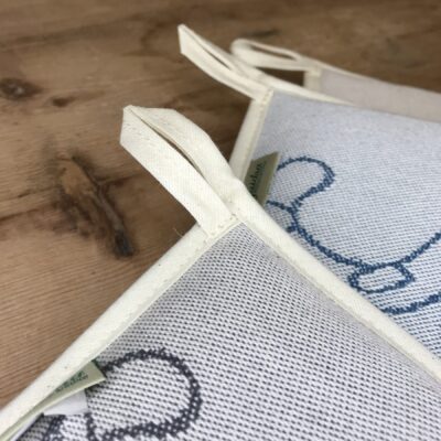 Topflappen mit Katzenmotiv, 18×18 cm, Farbe Grau