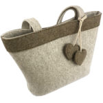 Filz-Schultertasche Sandy mit Reißverschluss, mit Herzmotiv, Farbe braun