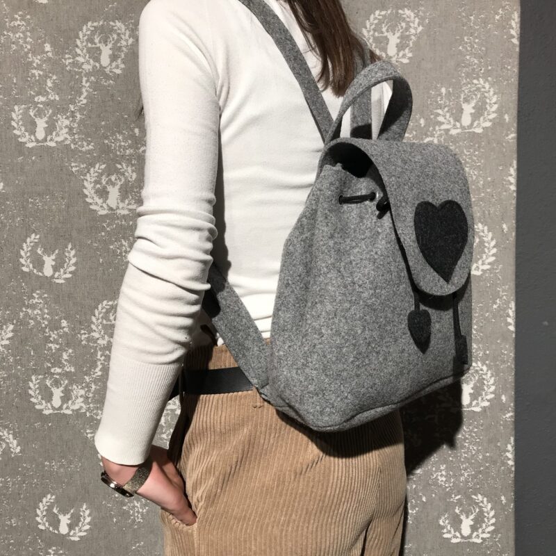 Filzrucksack Wanderrucksack, Alpenstil chic, aus aus echtem Filz, „Erica“, Farbe braun