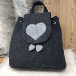 Filzrucksack Wanderrucksack, Alpenstil chic, aus aus echtem Filz, „Erica“, Farbe braun