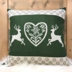 Wollkissen mit Edelweiß Motiv, Landhausstil, Farbe grün, 50×50 cm