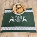 Tischset Platzset, Hirsch, Herz und Edelweiß Motiv, Landhausstil, 100% Baumwolle, Farbe Beige und Grün