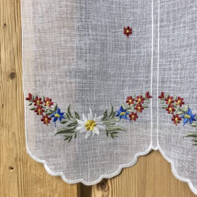 Scheibengardine bestickt mit Alpenblumen, Landhausstil, Shabby Chic, Bistrogardine, Fensterdeko, 6961
