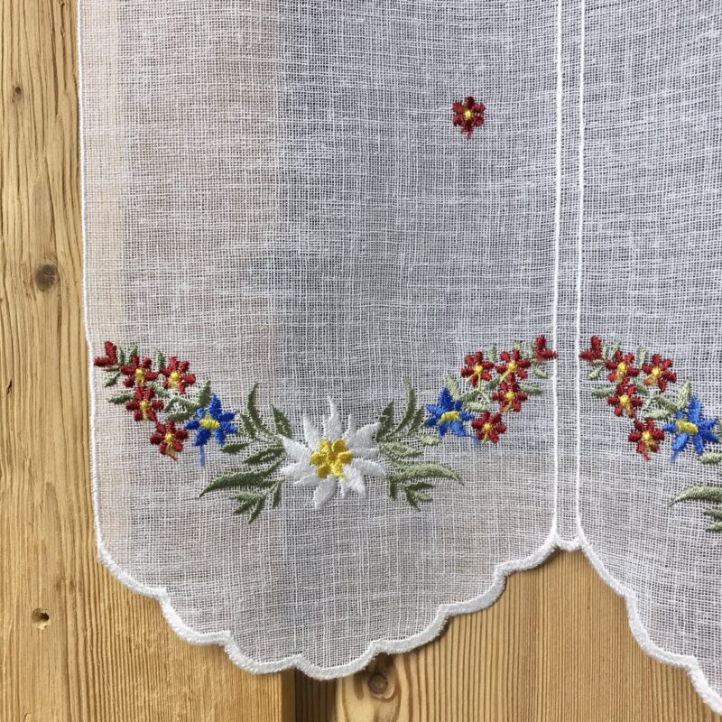 Scheibengardine bestickt mit Alpenblumen, Landhausstil, Shabby Chic, Bistrogardine, Fensterdeko, 6961