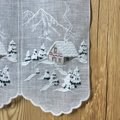 Scheibengardine Weihnachten mit Winterlandschaft, bestickt, im festlichen Landhausstil, M-7079