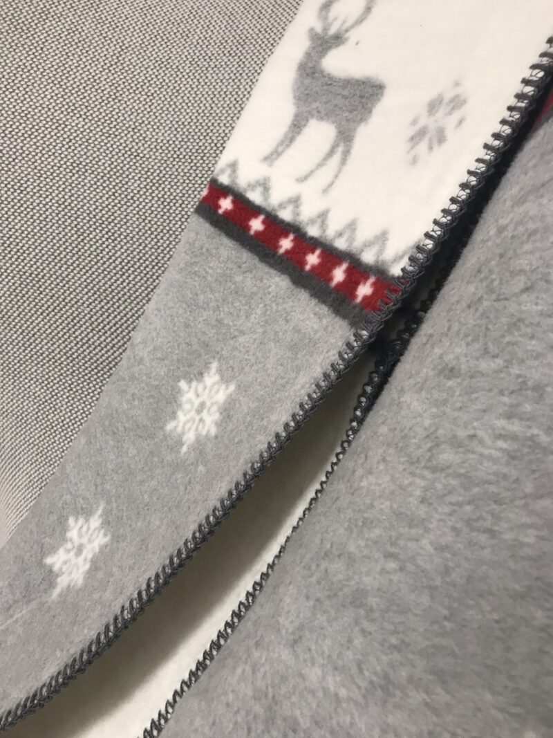 Decke mit Edelweißmotiv und Hirschrand, doubleface, weiche Baumwollmischung