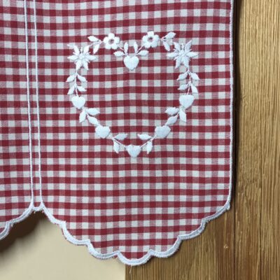 Vorhang mit roten Karos, bestickter Tiroler Landhausstil, besticktes Herz, für Küche, Bad, Schlafzimmer – 7153 bis Farbe 19