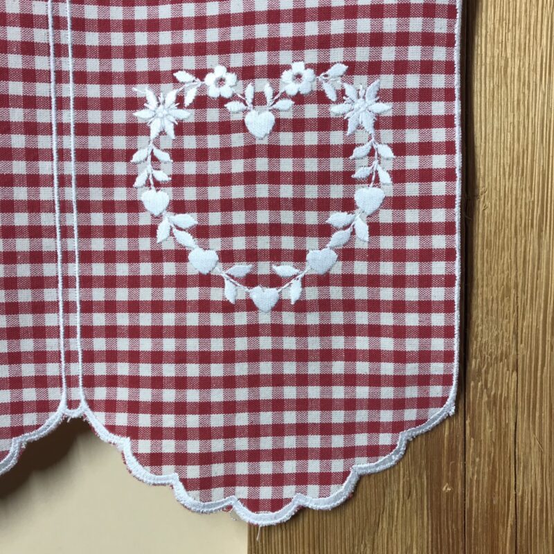 Vorhang mit roten Karos, bestickter Tiroler Landhausstil, besticktes Herz, für Küche, Bad, Schlafzimmer – 7153 bis Farbe 19