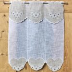 Scheibengardine mit Hirsche im alpinen Chalet Stil, Landhaus, mit besticktem Muster, M-6357