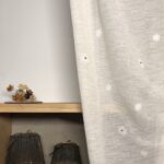 Vorhang nach Maß mit gesticktem Edelweiß, aus Wolle im alpinen Chalet-Stil, braun, FURCELES