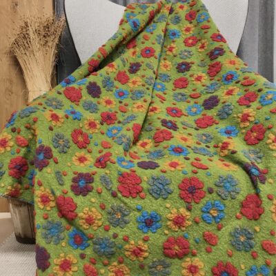 Wolldecke mit Blumen Motiv, Farbe grau, Chalet und Landhausstil