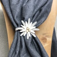 Vorhang Raffhalter für Gardinen mit Magnet und mit Edelweiß Deko, Tiroler Stil