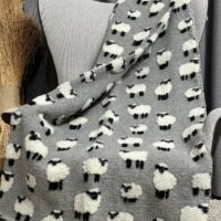 Wolldecke mit SCHÄFCHEN, rot, Chalet und alpiner Landhausstil, 150×170 cm