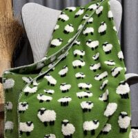 Wolldecke mit SCHÄFCHEN, grua/beige, Chalet und alpiner Landhausstil, 150×170 cm