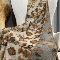 Wolldecke mit BLUMENMOTIV, fuchsie / weiß, Chalet und alpiner Landhausstil, 150×170 cm