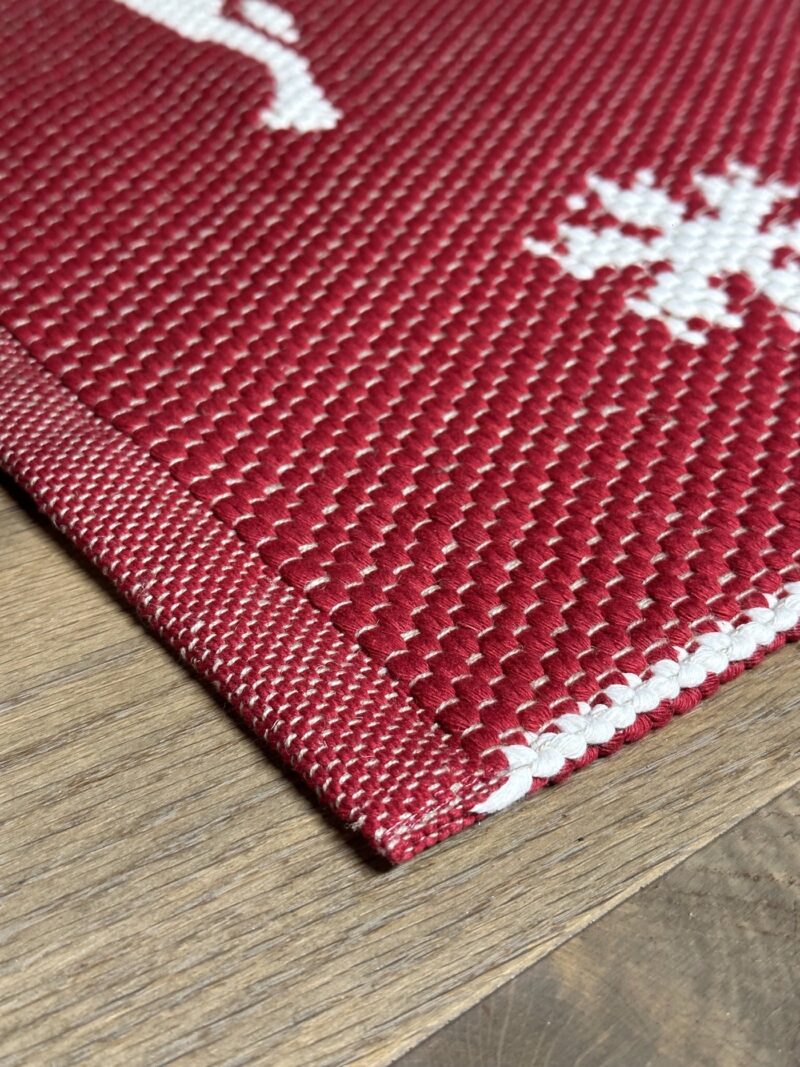 Teppich mit Weihnachtsmotiv, HIRSCHE UND SHCNEEFLOCKEN, Doubleface Rot und Beige