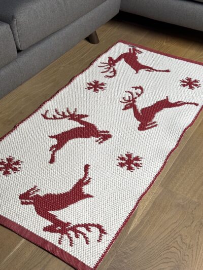 Teppich mit Weihnachtsmotiv, HIRSCHE UND SHCNEEFLOCKEN, Doubleface Rot und Beige