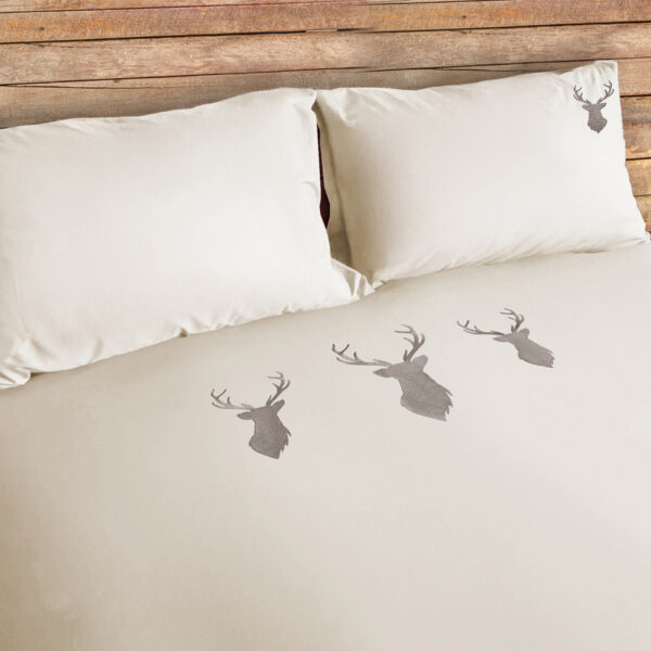 Bettwäsche aus satiniertem Stoff mit Hirschkopf Stickerei, DEER beige