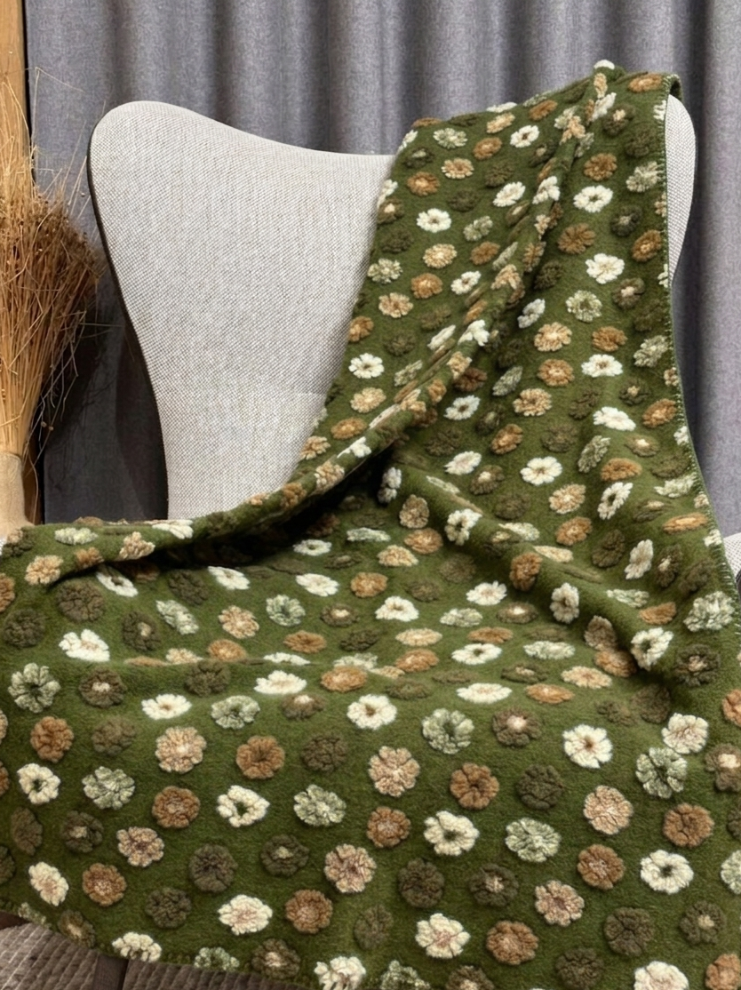 Wolldecke mit BLUMEN, grau, Chalet und alpiner Landhausstil, 150×170 cm + Doppeldecke (Copy) Wolldecke mit BLUMEN, grau, Chalet und alpiner Landhausstil, 150×170 cm + Doppeldecke (Copy)