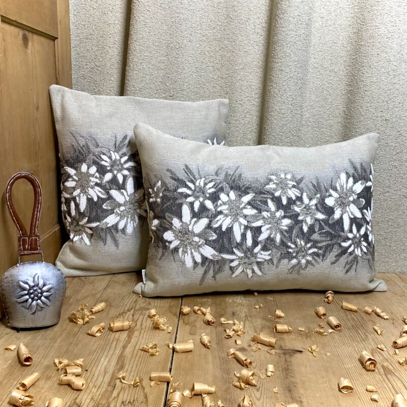 Kissen mit Edelweißmotiv, Dekokissen im Tiroler Landhausstil für Chalet, Berghütte & Shabby Chic