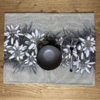 Kissen mit Edelweißmotiv, Dekokissen im Tiroler Landhausstil für Chalet, Berghütte & Shabby Chic