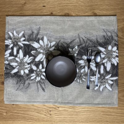 Tischset mit Edelweißmotiv, Rustikaler Charme für Ihren Esstisch