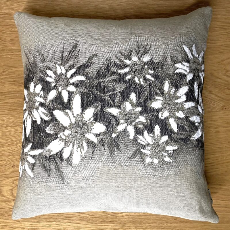 Kissen mit Edelweißmotiv, Dekokissen im Tiroler Landhausstil für Chalet, Berghütte & Shabby Chic
