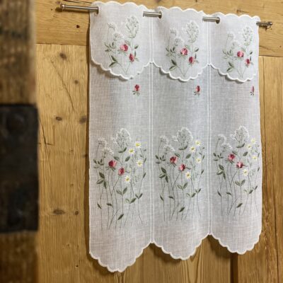 Scheibengardine mit Röschen und Margeriten, Landhausstil, M-8278