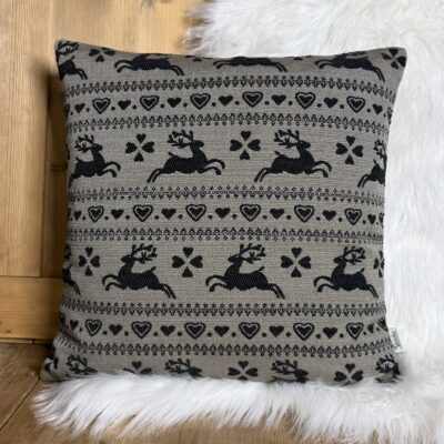 Kissen mit Hirschmotiv, Rustikales Dekokissen im Tiroler Stil, 44×44 cm