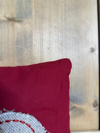 Dekokissen mit Herz Rot, Tiroler Landhausstil mit Füllung 30×50 cm