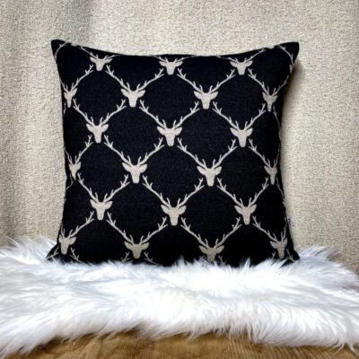 Dekokissen Hirsch Motiv Schwarz und Beige 44×44 cm, modernen Landhausstil, Chalet Look