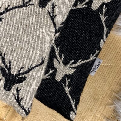 Dekokissen Hirsch Motiv Schwarz und Beige 44×44 cm, modernen Landhausstil, Chalet Look