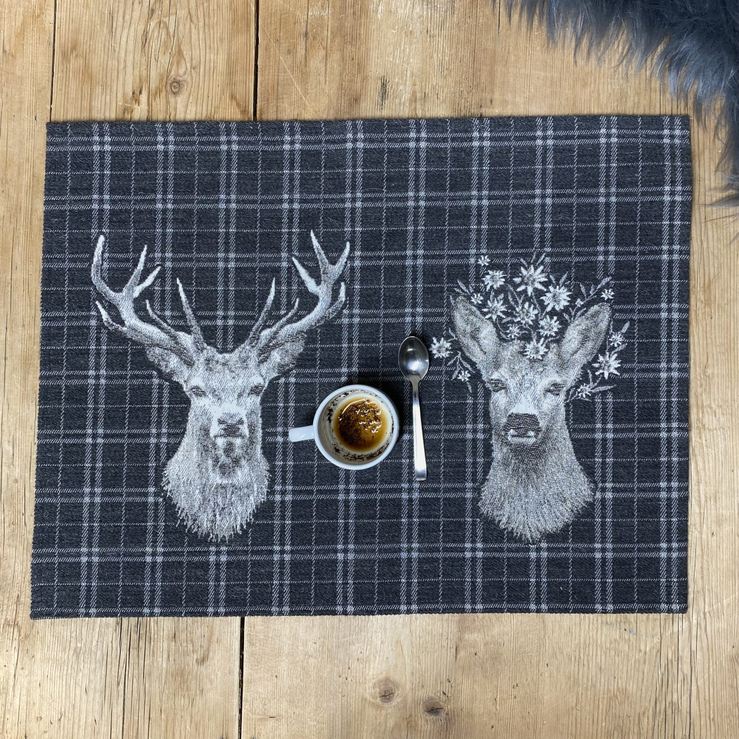 Platzset Hirsch & Reh mit Edelweiß, Anthrazit Kariert, Landhausstil, Alpenstil Platzset Hirsch & Reh mit Edelweiß, Anthrazit Kariert, Landhausstil, Alpenstil