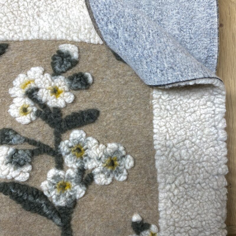 Plaiddecke RAMAGE mit floralem Muster, 150 × 200 cm, Beige und Grün