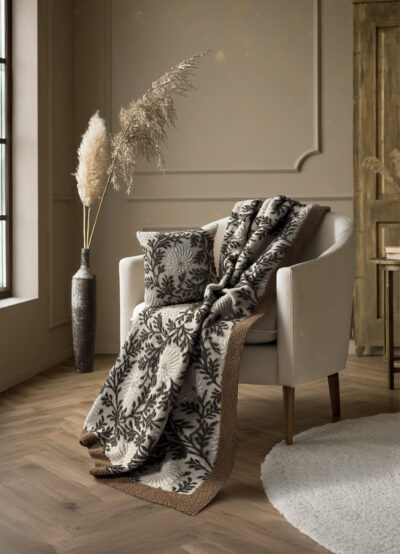 Plaiddecke mit Blättermuster DALIA , 150 × 200 cm, Beige und Grün