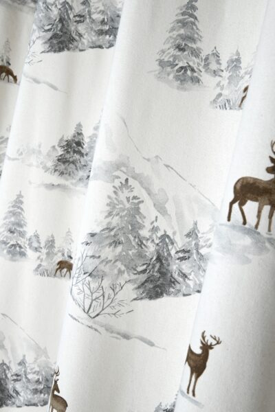 Vorhang mit Hirsch und Winterwaldsmotiv, 140×240 cm mit festen Ösen