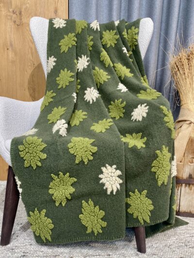 Wolldecke mit Edelweiß-Motiven, im Bergstil, Grün, 150×170 cm