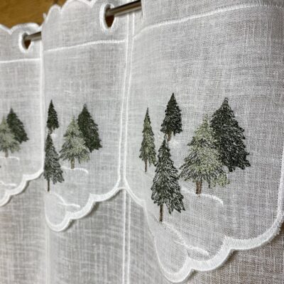 Scheibengardine nach Maß, bestickt mit Tannenbäume, Landhausstil